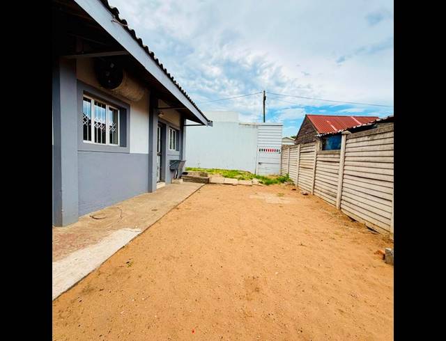 3 BEDROOM HOUSE FOR SALE IN AUSTERVILLE